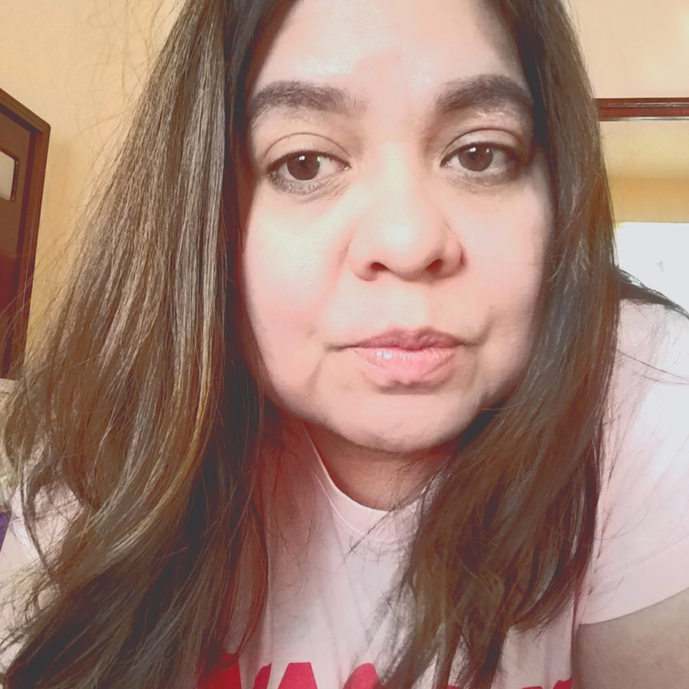 Meet your Posher, Latina